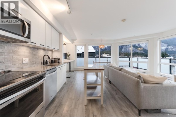 602 38013 Third Avenue, Squamish, BC V8B0Z8 Photo 3