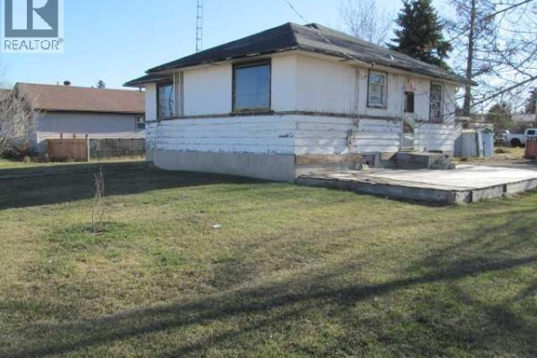 3pc Bathroom - 602 5th Ave Avenue, Beaverlodge, AB T0H0C0 Photo 3