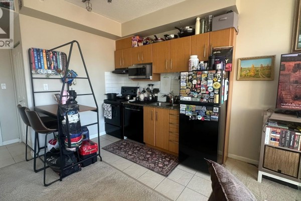 602 9298 University Crescent, Burnaby, BC V5A4X8 Photo 3