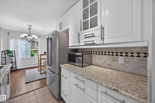 Kitchen - #602 9725 106 St Nw, Edmonton, AB T5K1B5 Photo 3