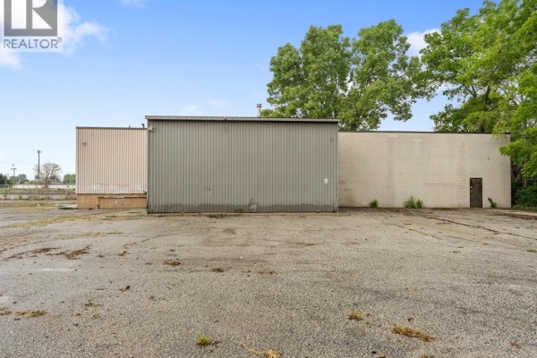 602 Ellis Street West, Windsor, ON N8X1Y7 Photo 4