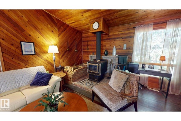 Family room - 602 Highland Rd, Rural Wetaskiwin County, AB T0C2C0 Photo 4