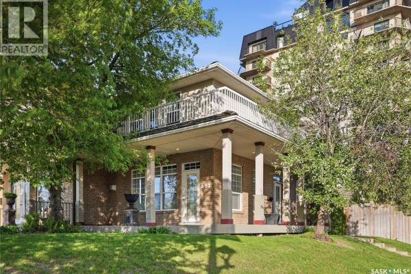 602 Saskatchewan Crescent E, Saskatoon