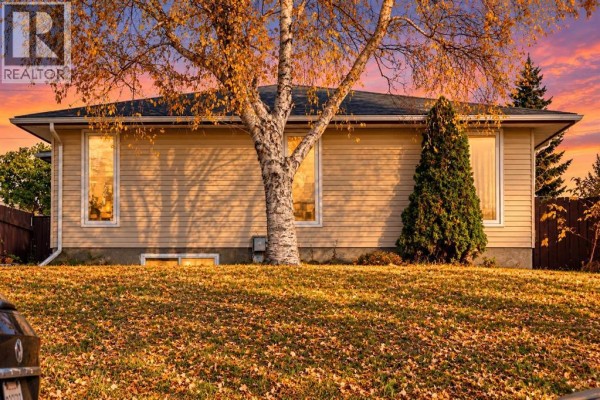 Kitchen - 6020 18 Avenue Ne, Calgary, AB T1Y1P1 Photo 3