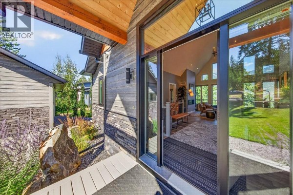 Full ensuite bathroom - 6021 Rose Terrace, Fairmont Hot Springs, BC V0B1L2 Photo 4