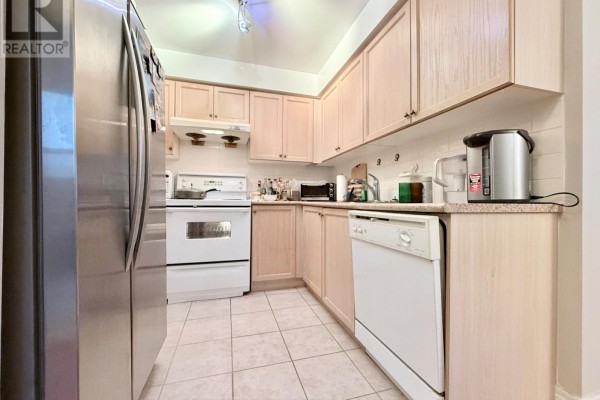 Primary Bedroom - 603 - 1 Clairtrell Road, Toronto, ON M2N7H6 Photo 4