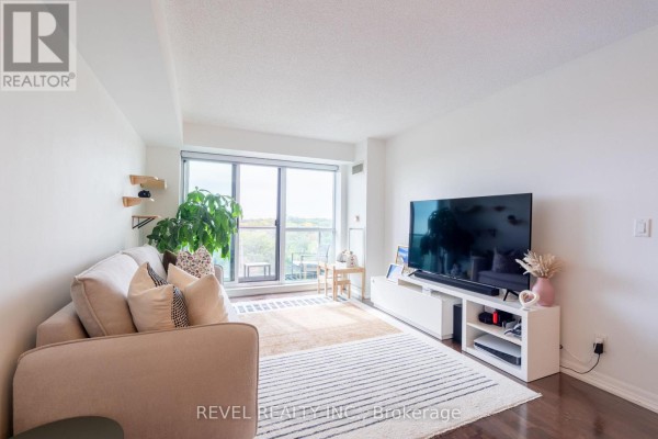 Living room - 603 - 1403 Royal York Road, Toronto, ON M9P0A1 Photo 3