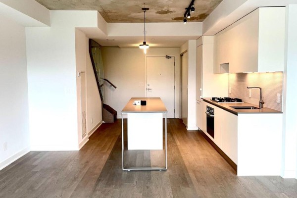 603 - 2720 Dundas Street W, Toronto, ON M6P0C3 Photo 5