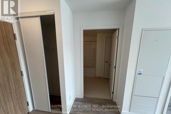 603 - 95 Oneida Crescent, Richmond Hill, ON L4B0B1 Photo 5