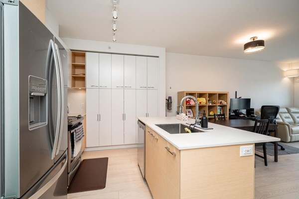603 10603 140 Street, Surrey, BC V3T0M8 Photo 3