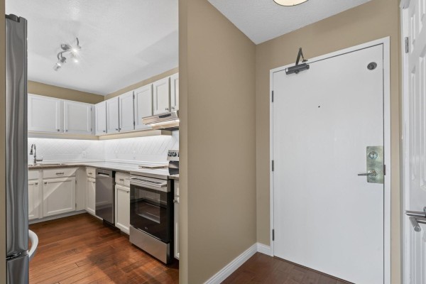 603 1442 Foster Street, White Rock, BC V4B3X7 Photo 4