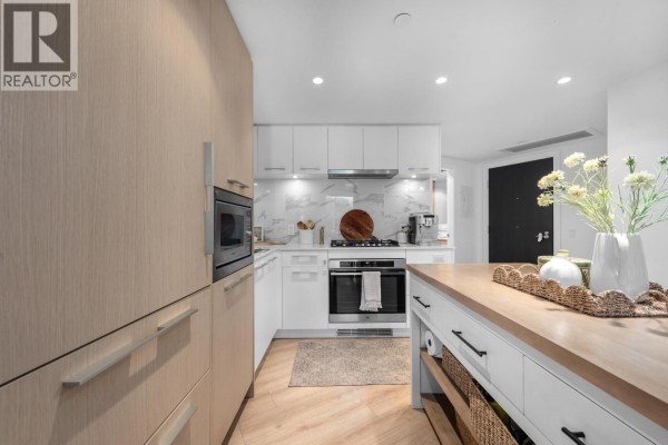 603 1500 Fern Street, North Vancouver, BC V7J0E6 Photo 5