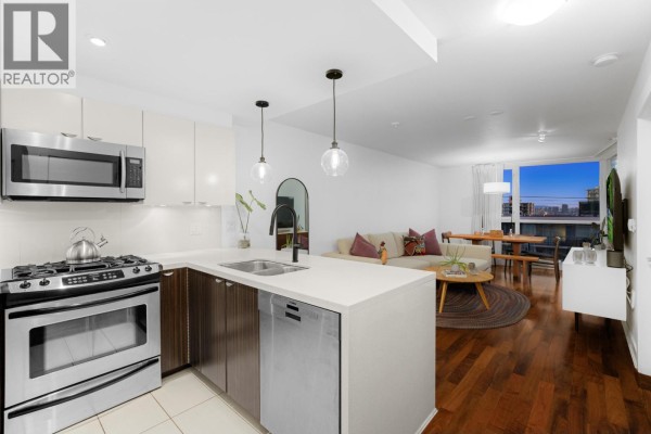 603 160 W 3rd Street, North Vancouver, BC V7M0A9 Photo 4