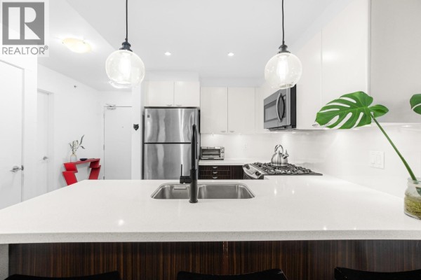 603 160 W 3rd Street, North Vancouver, BC V7M0A9 Photo 5