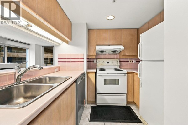 603 183 Keefer Place, Vancouver, BC V6B6B9 Photo 3