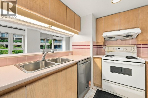 603 183 Keefer Place, Vancouver, BC V6B6B9 Photo 4