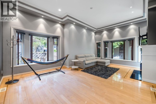 6030 Elgin Avenue, Burnaby, BC, photo 2