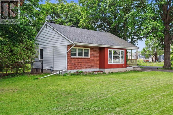 6036 Perth Street, Ottawa, ON K0A2Z0 Photo 3