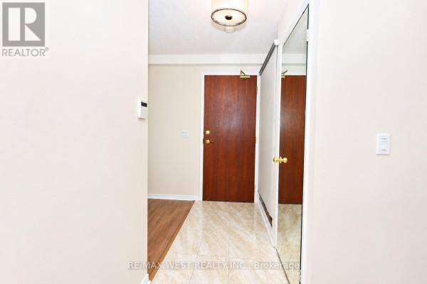 Primary Bedroom - 604 - 15 Michael Power Place, Toronto, ON M9A5G4 Photo 3