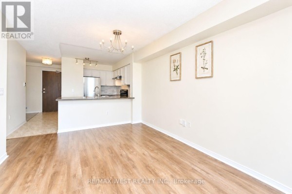 Dining room - 604 - 15 Michael Power Place, Toronto, ON M9A5G4 Photo 4