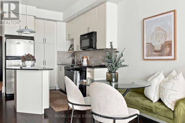 Kitchen - 604 - 181 Wynford Drive, Toronto, ON M3C0C6 Photo 3