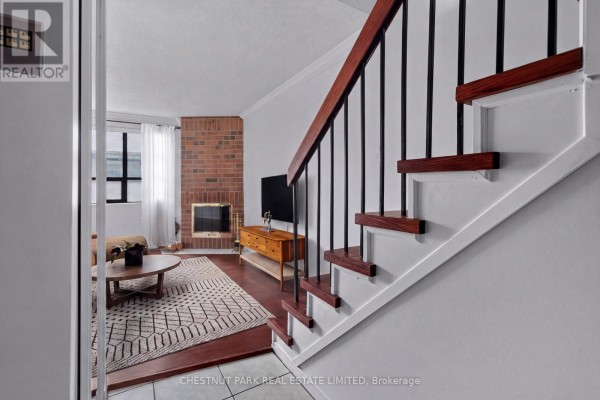 604 - 19 Dundonald Street, Toronto, ON, photo 2