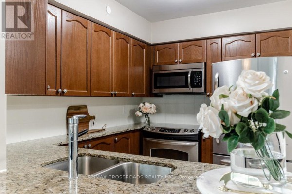 Bedroom 2 - 604 - 215 Sherway Gardens Road, Toronto, ON M9C0A4 Photo 5