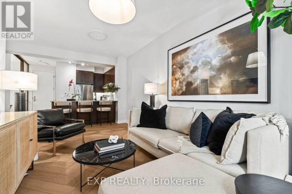 Dining room - 604 - 38 The Esplanade Avenue, Toronto, ON M5E1A5 Photo 2