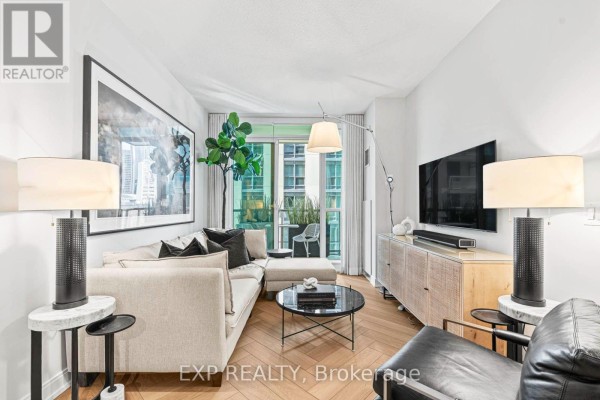 Kitchen - 604 - 38 The Esplanade Avenue, Toronto, ON M5E1A5 Photo 3