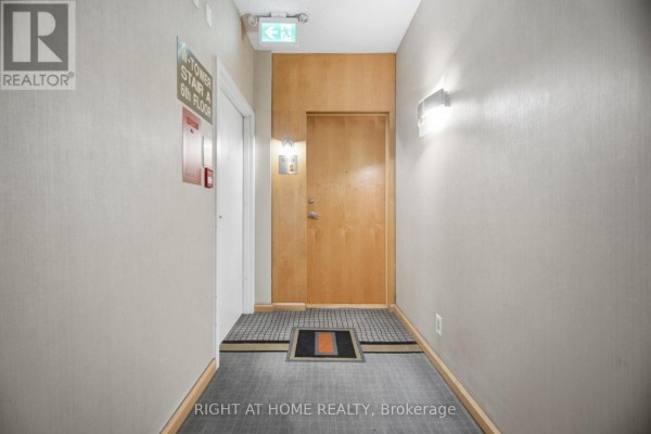 Primary Bedroom - 604 - 3939 Duke Of York Boulevard, Mississauga, ON L5B4N2 Photo 4