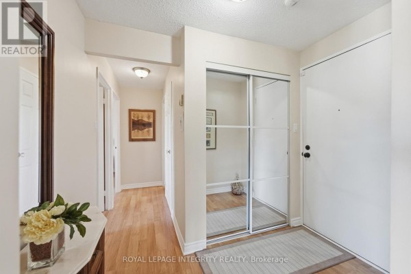 Dining room - 604 - 915 Elmsmere Road, Ottawa, ON K1J8H8 Photo 3