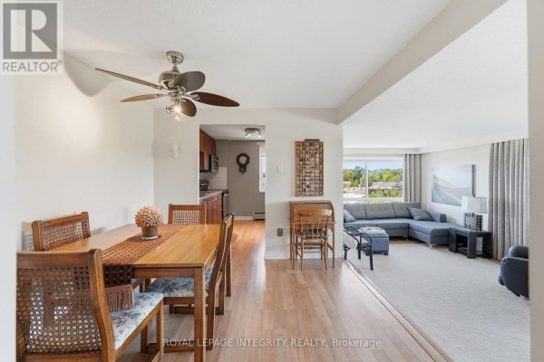 Living room - 604 - 915 Elmsmere Road, Ottawa, ON K1J8H8 Photo 5