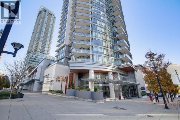 604 2008 Rosser Avenue, Burnaby, BC V5C0H8 Photo 2