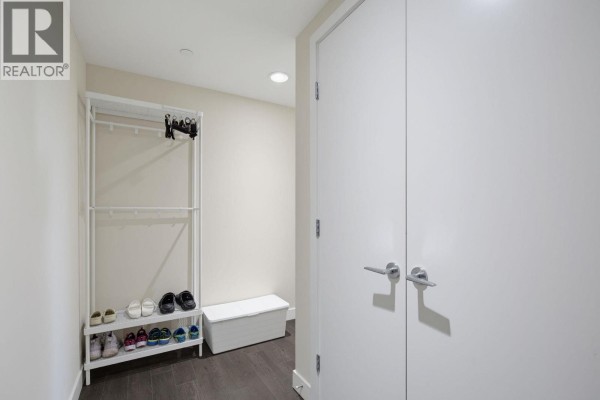 604 2008 Rosser Avenue, Burnaby, BC V5C0H8 Photo 5