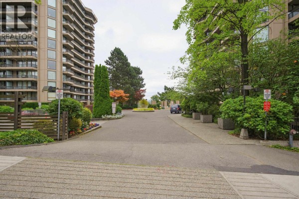 604 3740 Albert Street, Burnaby, BC V5C5Y7 Photo 4