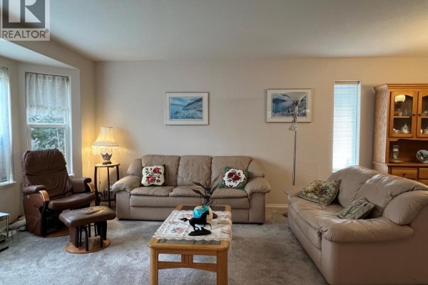 Full bathroom - 604 6th Avenue, Vernon, BC V1H1Z1 Photo 3