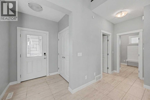 604 Midtown Place Sw, Airdrie, AB, photo 2