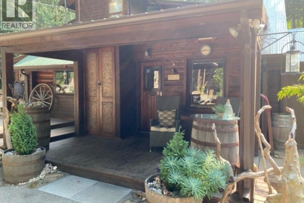 604 Waugh Road, Mayne Island, BC V0N2J1 Photo 4