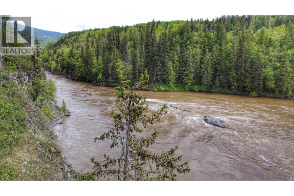 6048 Six Mile Road, Hazelton, BC V0J1Y1 Photo 2