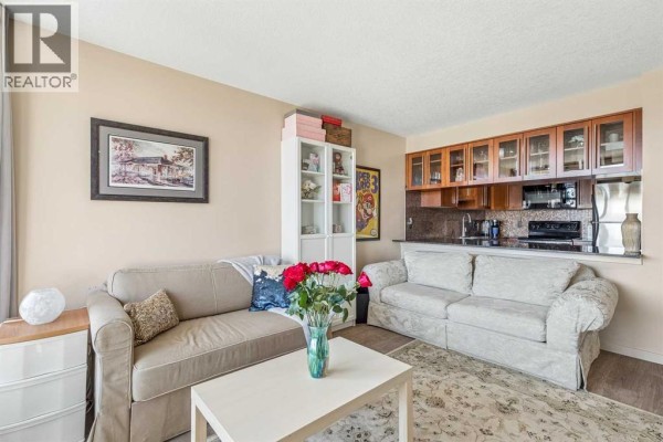 Primary Bedroom - 605, 429 14 Street Nw, Calgary, AB T2N2A3 Photo 2