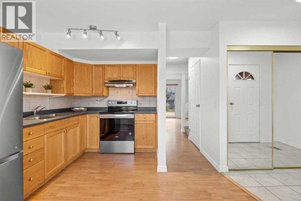 Dining room - 605, 6223 31 Avenue Nw, Calgary, AB T3B3X2 Photo 2