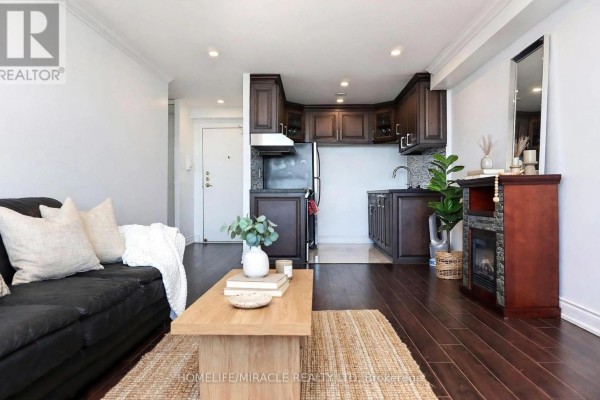 605 - 100 Lotherton Pathway, Toronto, ON, photo 2
