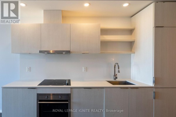 605 - 12 Bonnycastle Street Ne, Toronto, ON, photo 3