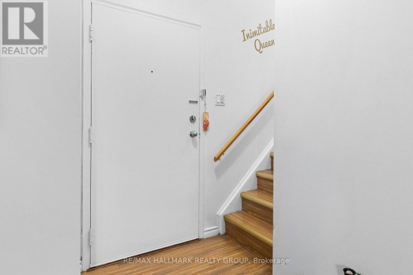 Bathroom - 605 - 1589 St Bernard Street, Ottawa, ON K1T3H9 Photo 4