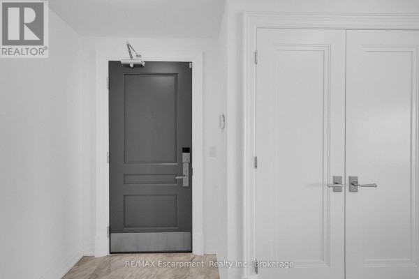 605 - 2060 Lakeshore Road, Burlington, ON L7R0G2 Photo 4