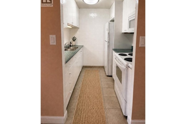 605 1270 Robson Street, Vancouver, BC V6E3Z6 Photo 5