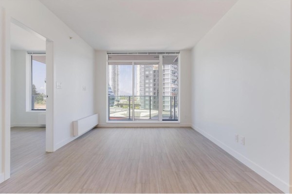 605 13655 Fraser Highway, Surrey, BC V3T0P8 Photo 5