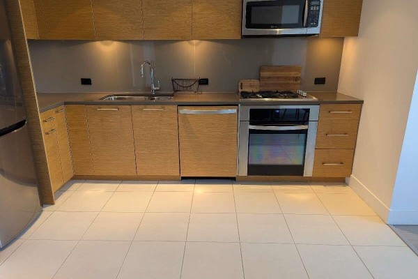 605 1473 Johnston Road, White Rock, BC V4B0A2 Photo 2