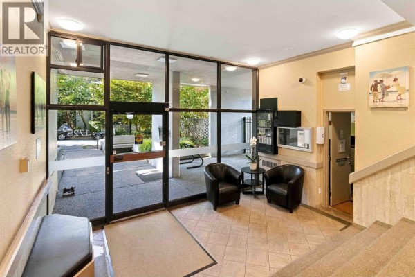 605 1725 Pendrell Street, Vancouver, BC V6G2X7 Photo 2
