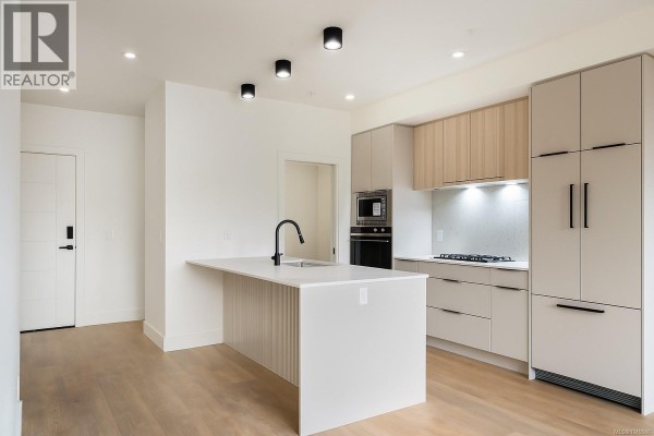 Kitchen - 605 2337 Bear Mountain Pkwy, Langford, BC V9B6V1 Photo 5